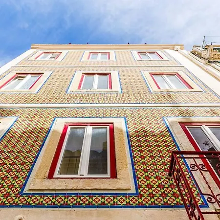 Apartment Madragoa Lively Apartament W/patio *